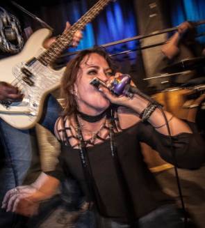Stacie Collins [USA] wird verschoben